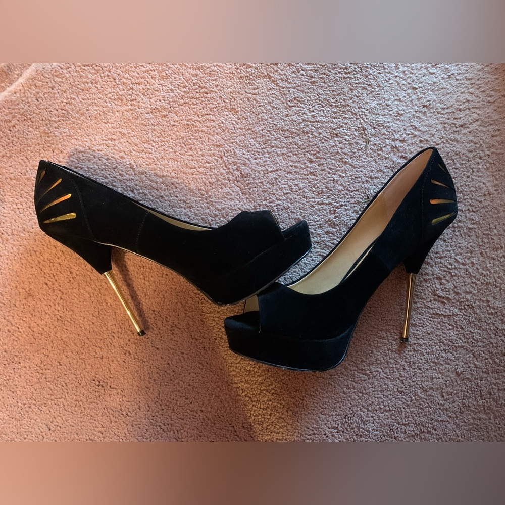 Colin Stuart Black and Gold Peep-Toe Heels